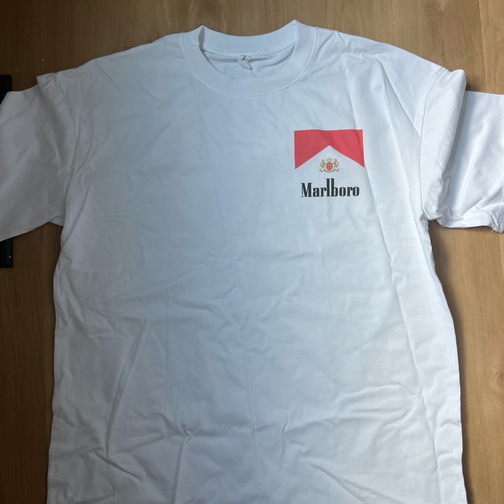 Chicyea Marlboro White and Red Men's Short Sleeve Tee